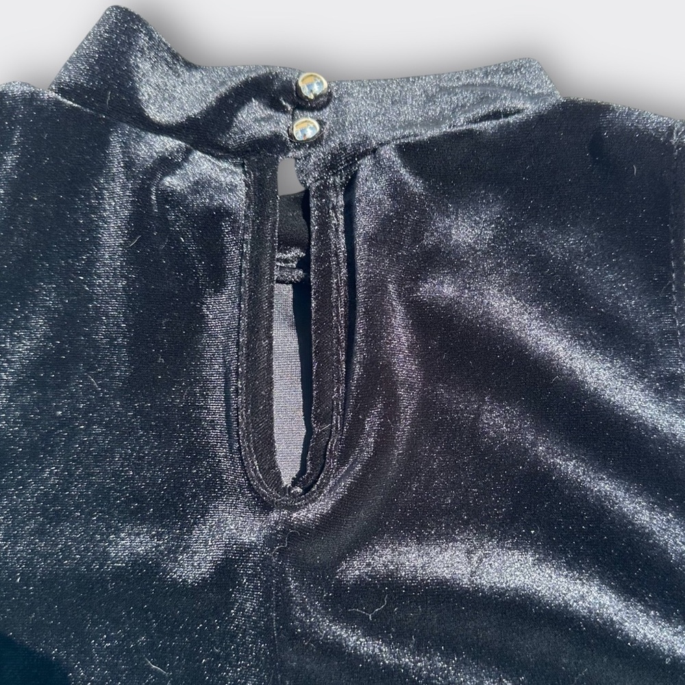 ONE LOVE CLOTHING Little Black Velvet Dress Mock Neck Sleeveless Swing Trapeze M - Picture 5 of 7